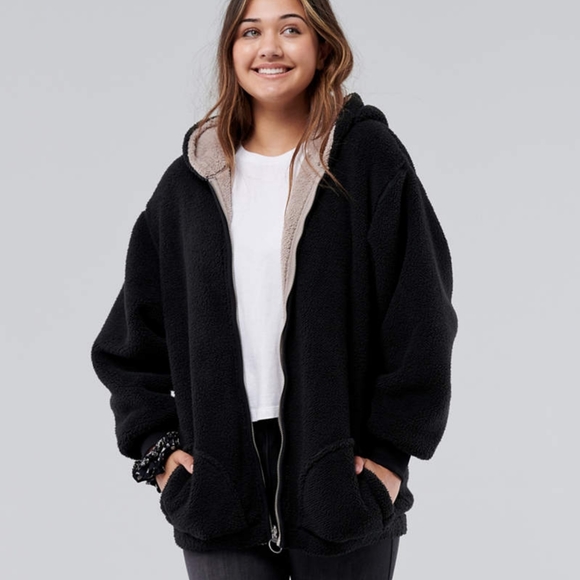Hollister Reversible Oversized Sherpa 
